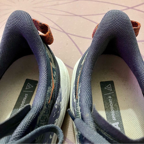 Hoka Speedgoat 6 Sneakers - Picture 12 of 13